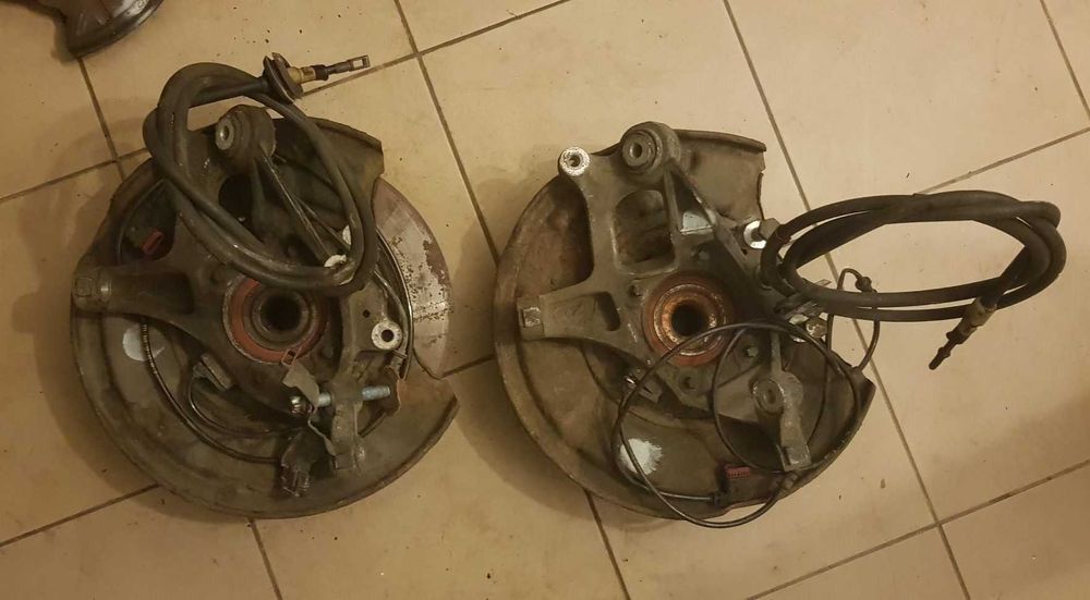 Etrier discuri frana fuzeta dreapta spate Mercedes W211 E320 E220