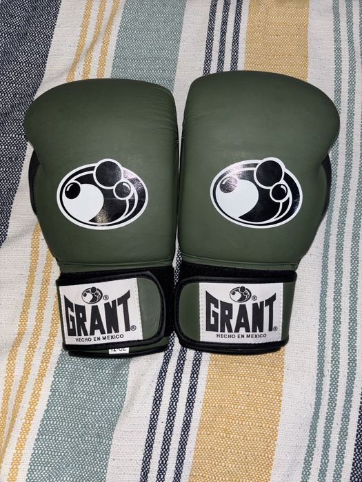 Боксерские перчатки GRANT 12OZ