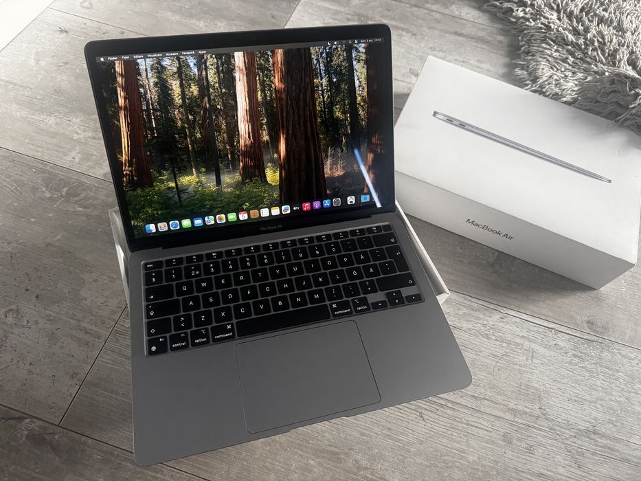MacBook Air 13.3 inch retina display Procesor Apple M1 chip - full box