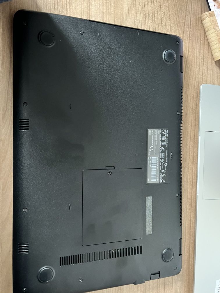 Laptop ASUS X542U