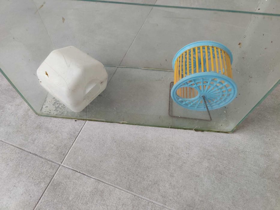 Продавам Терариум, здрав – използван