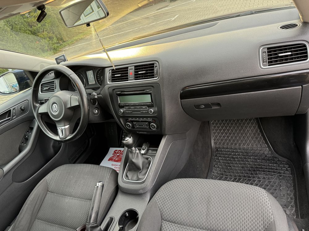 Volkswagen Jetta • 2011 • 1.6D • Proprietar