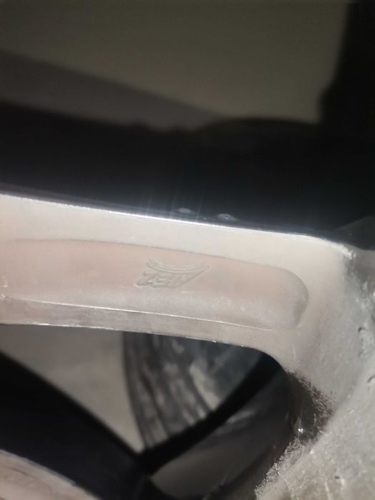 Джанти R18 Aez, с гуми ET 20