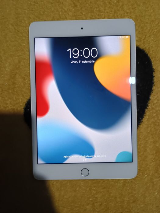 Ipad mini 4 într-o stare foarte bună