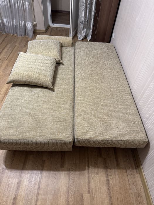 Поодается Диван и 2 кресла