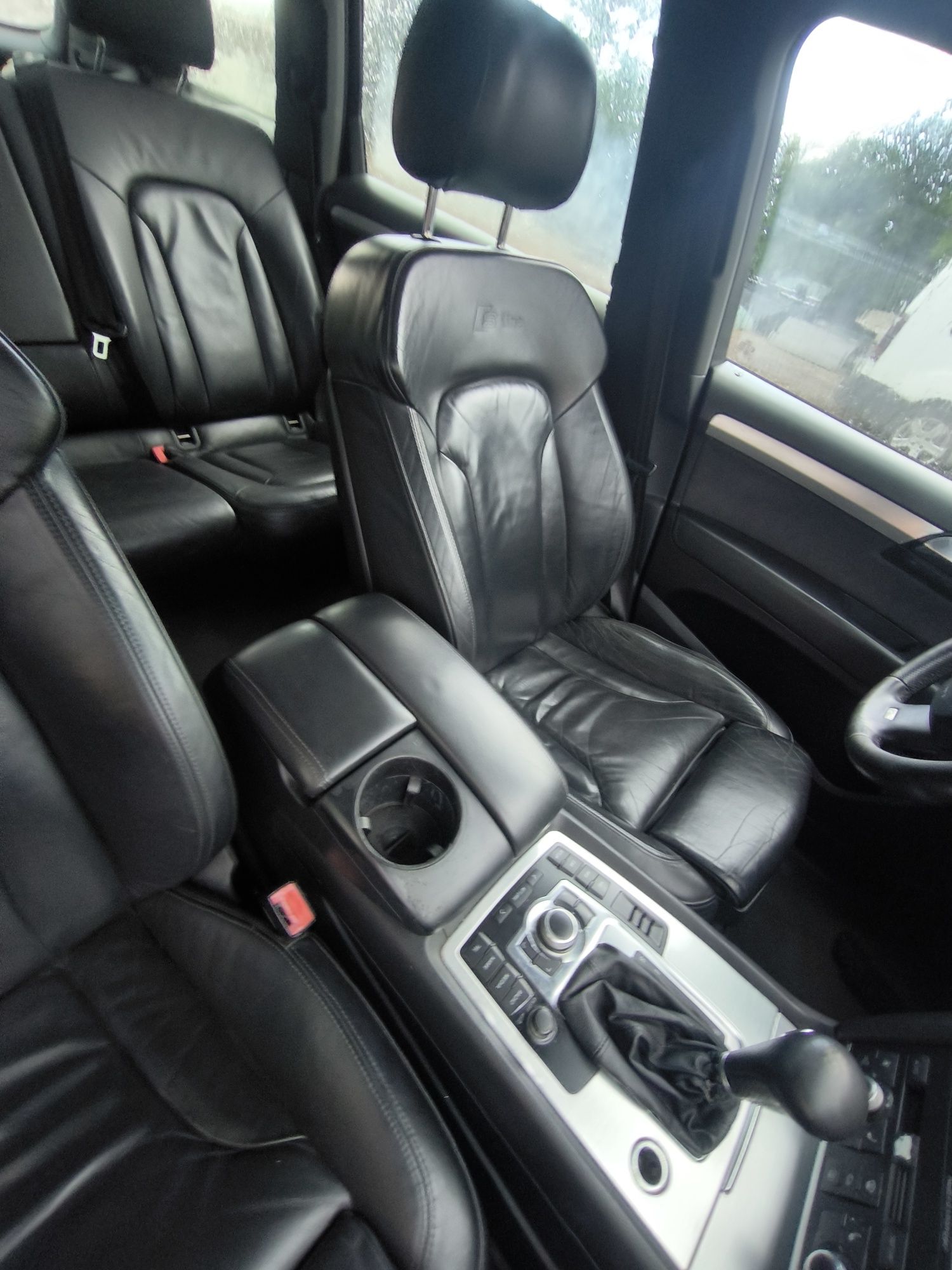 SLINE кожен салон Audi Q7