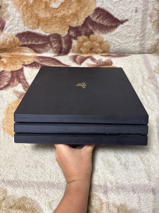 PS4 Pro продаю Срочно на 1 тб