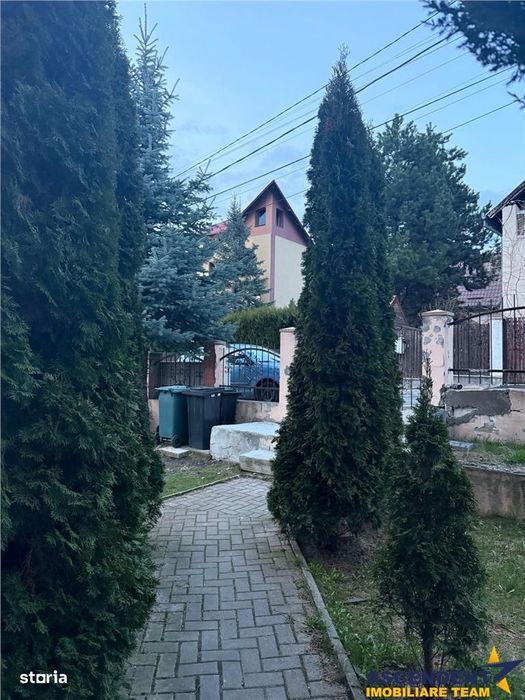 Pet friendly!  Regim vila, decomandata, mobilata, utilata, constructie