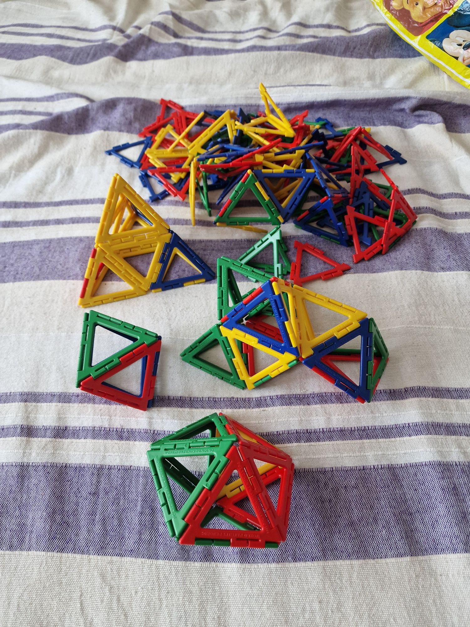 Конструктор  за геометрично конструиране Polydron 158 части.