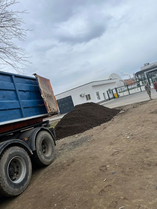 Vindem Pamant  de padure pentru plante si spatii verzi