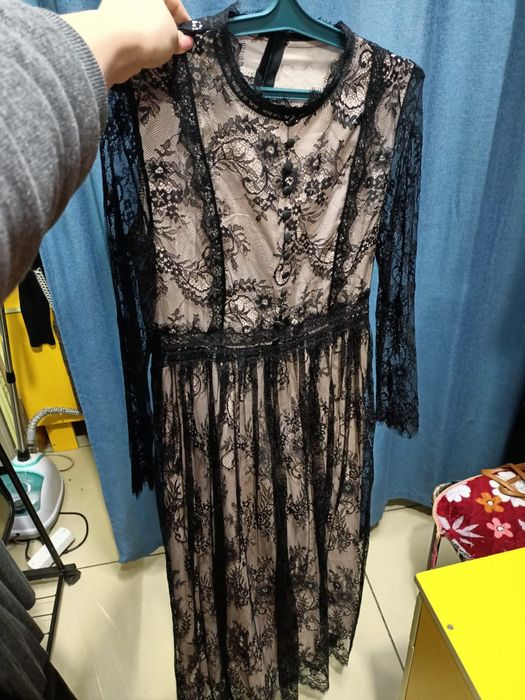 Продам новые платья