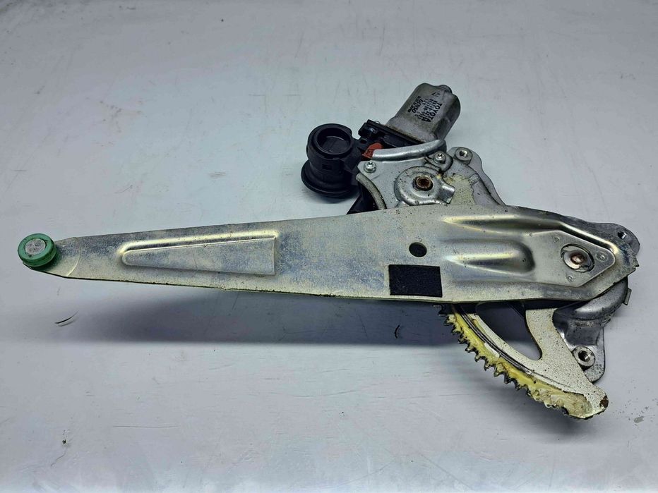 Macara electrica geam dreapta spate Toyota Rav 4 II (CLA2, XA2, ZCA2,