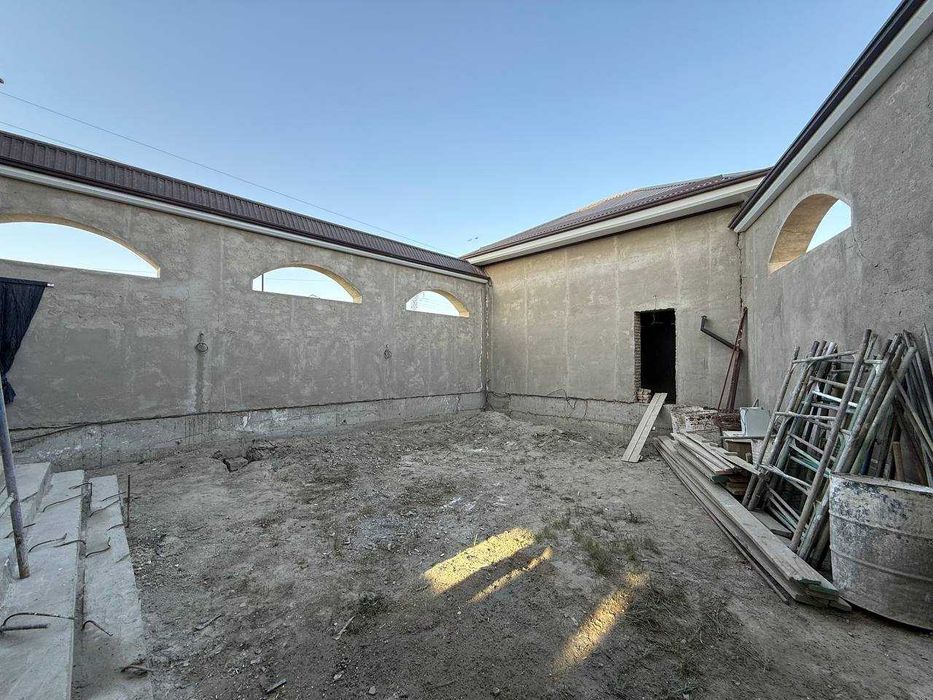 HASHAMATLI 3 QAVATL qilib qurilgan hovli sotiladi