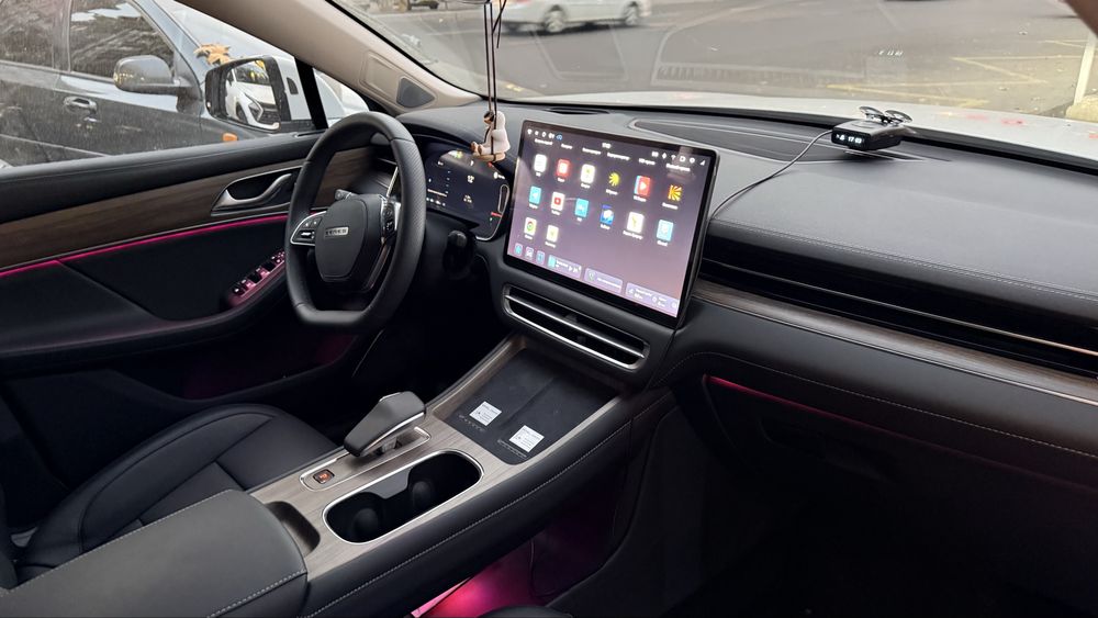 Huawei Seres SF5 AWD dual motor