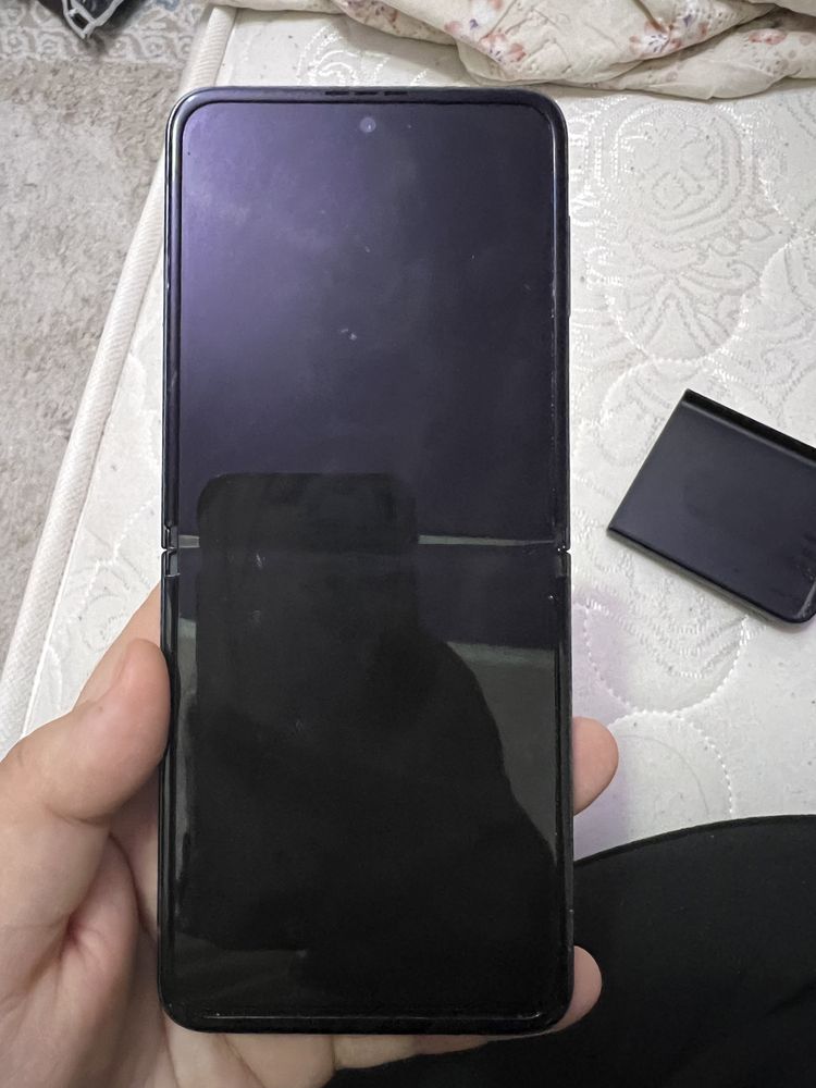 Продаю Samsung z flip 3