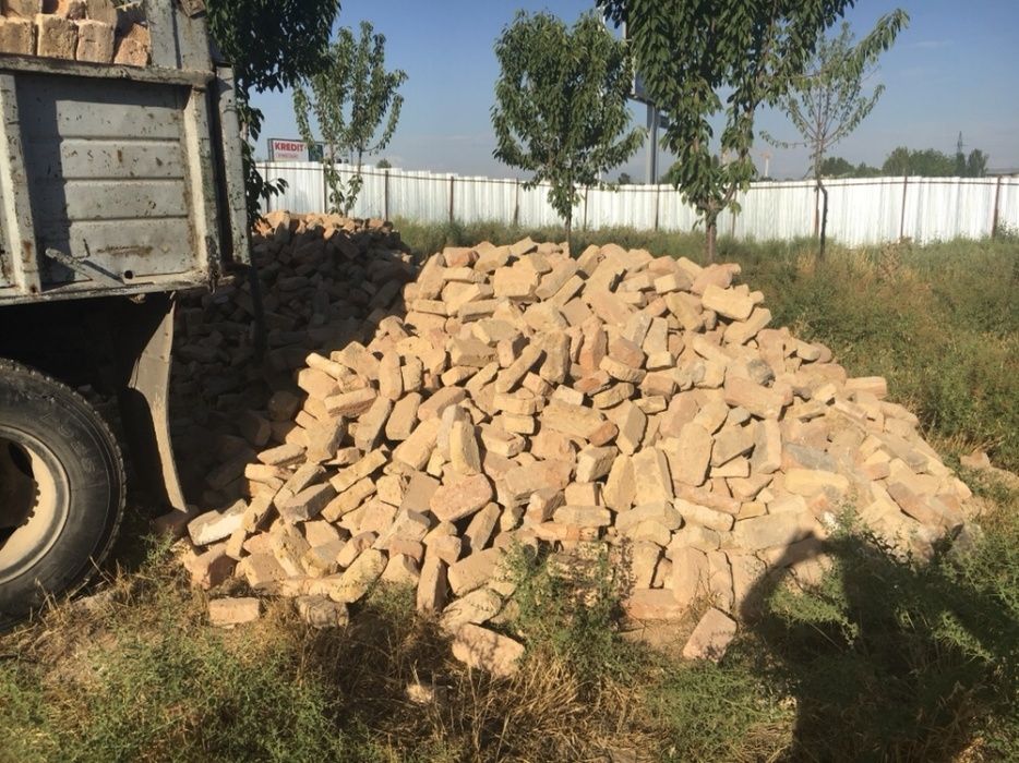 Bu gisht Бу гишт бу кирпич