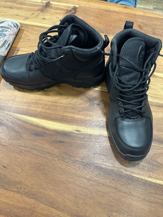 Продавам зимни боти Nike,44 номер!