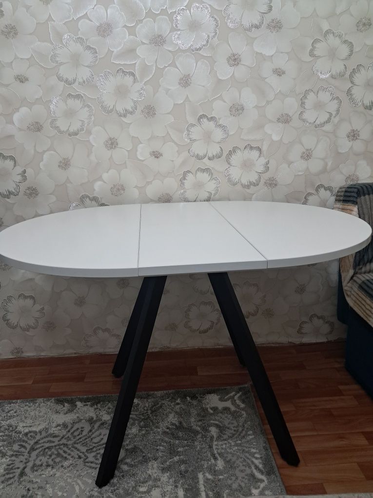 Продам стол круглый