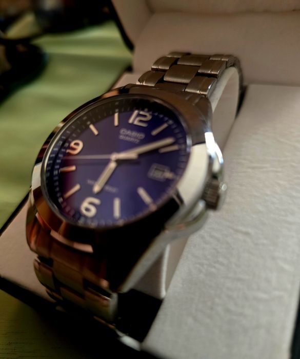 Casio чисто нов часовник