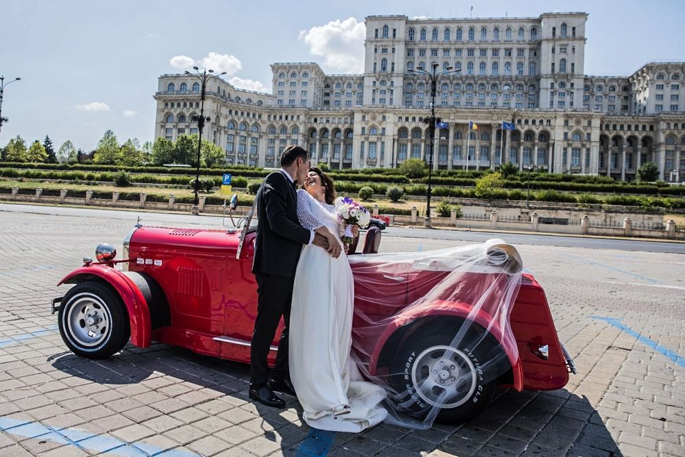 Limuzina și mașini de epoca de închiriat