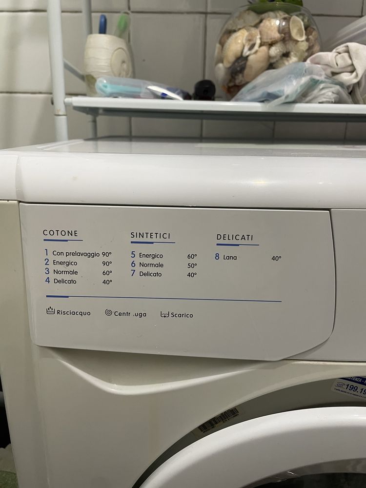 Продаётся стиральная машина indesit