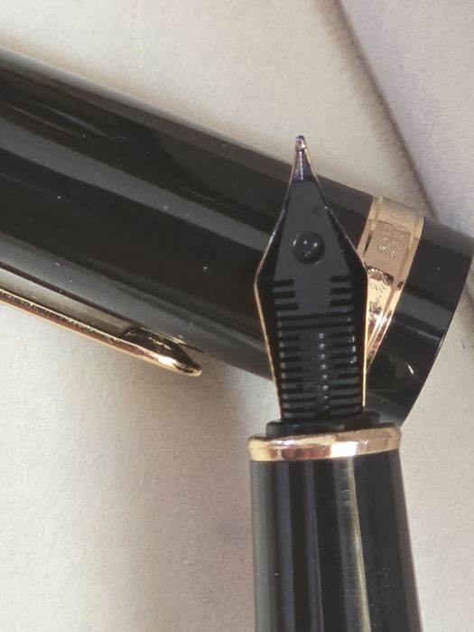 Stilou semnat documente