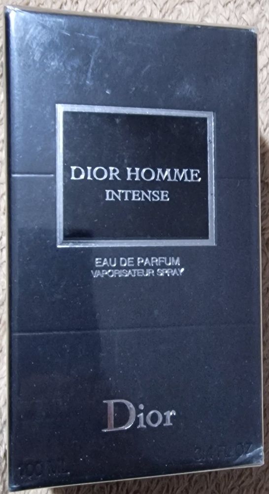 Apa de parfum Dior Homme Intense