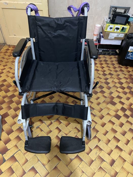 Scaun cu rotile handicap