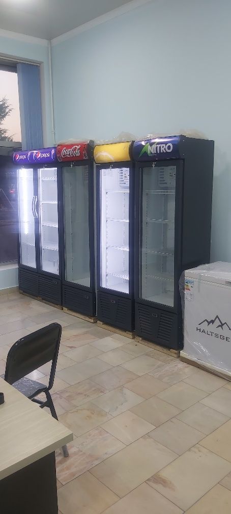 Новые фирменные витринные холодильники DEVI. С магазина.