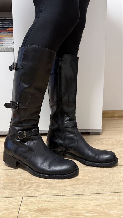 Cizme din piele, marime 39, inchidere cu fermoar, stare buna