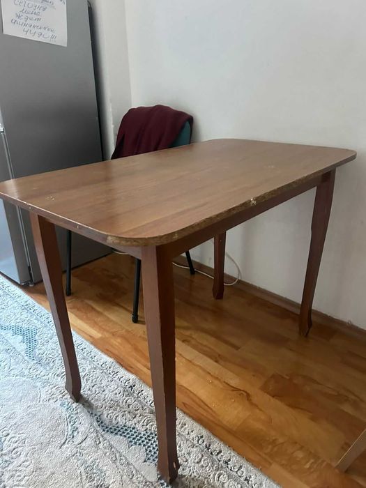 Стол темный для кухни