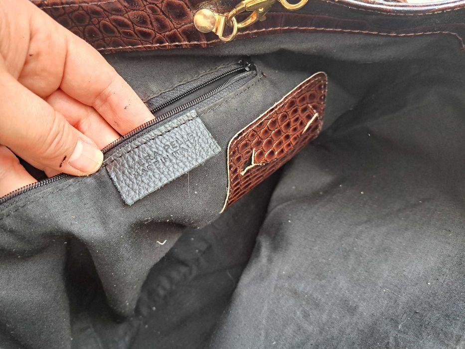 дамска чанта,кафява лачена чанта-естествена кожа тип крокодилска