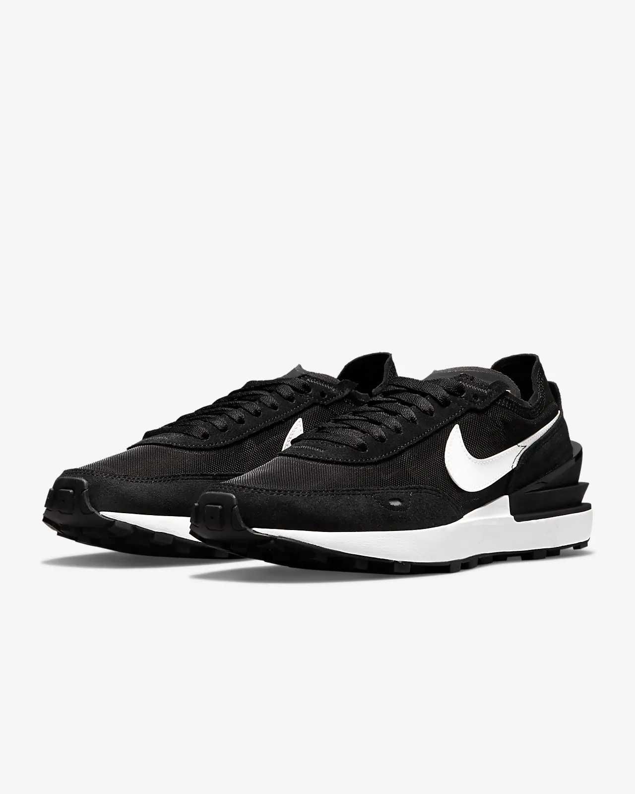 NIKE Waffle One Black White