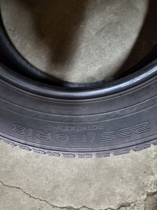 4 anvelope 235 60 R 18 Nokian iarna