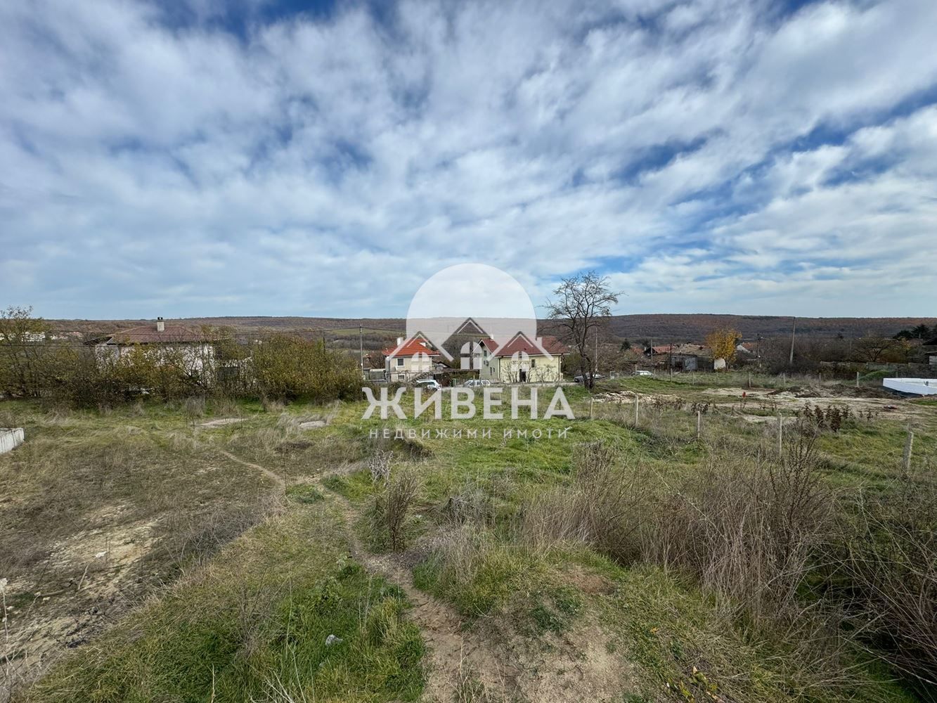 Продавам парцел в с.Близнаци, площ 775 кв.м