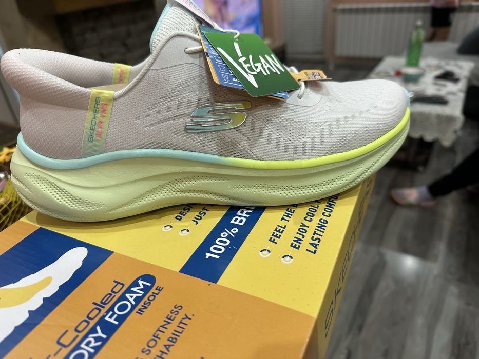 38.5 чисто нови не носени