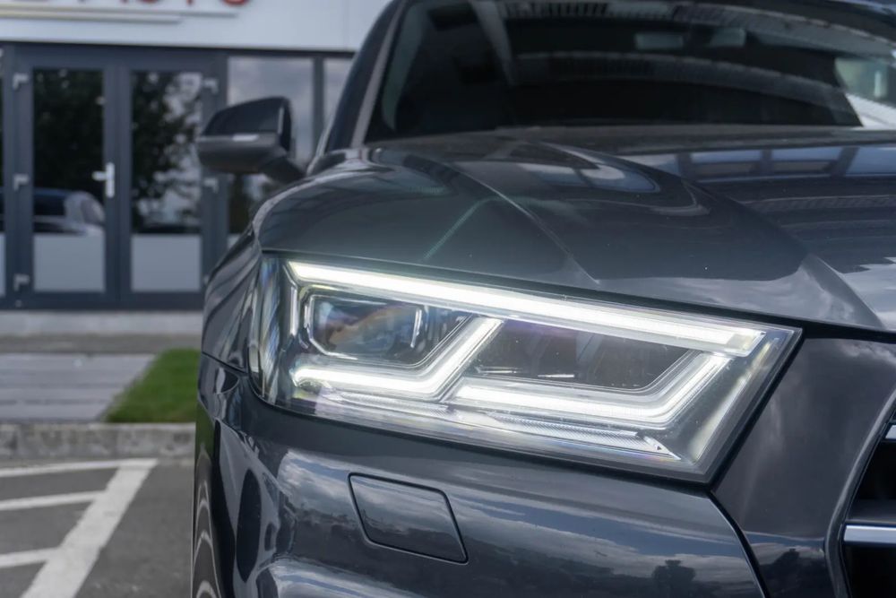 Vand Audi Q5 55 TFSIe PHEV Quattro- 2 variante de achizitie