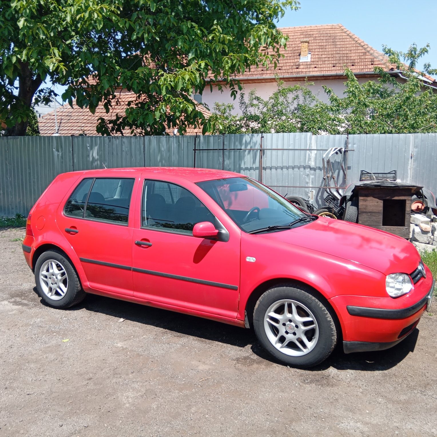 Golf 4 1.6 rs. Funcționare bună, arată cum se vede,