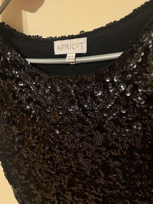 Vand rochita scurta cu paiete