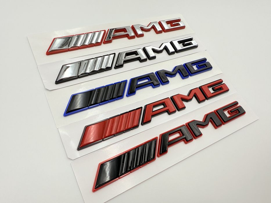 Emblema Mercedes AMG Bicolor spate crom/rosu