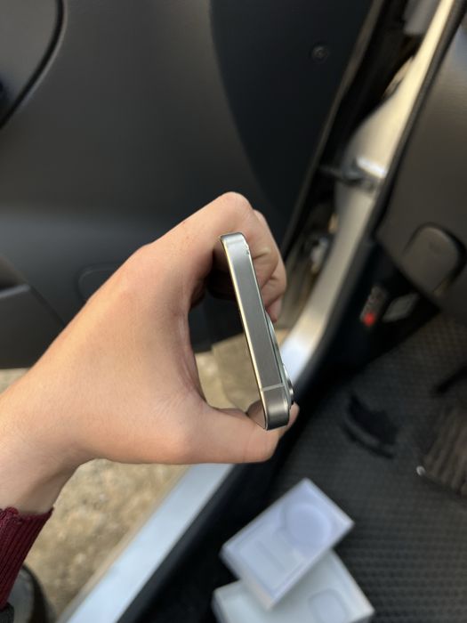 Iphone 15 pro Natural titanium