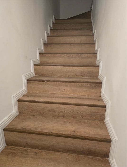 Montaj parchet, uși scări interioare/zugrăveli lavabile/montare mobila