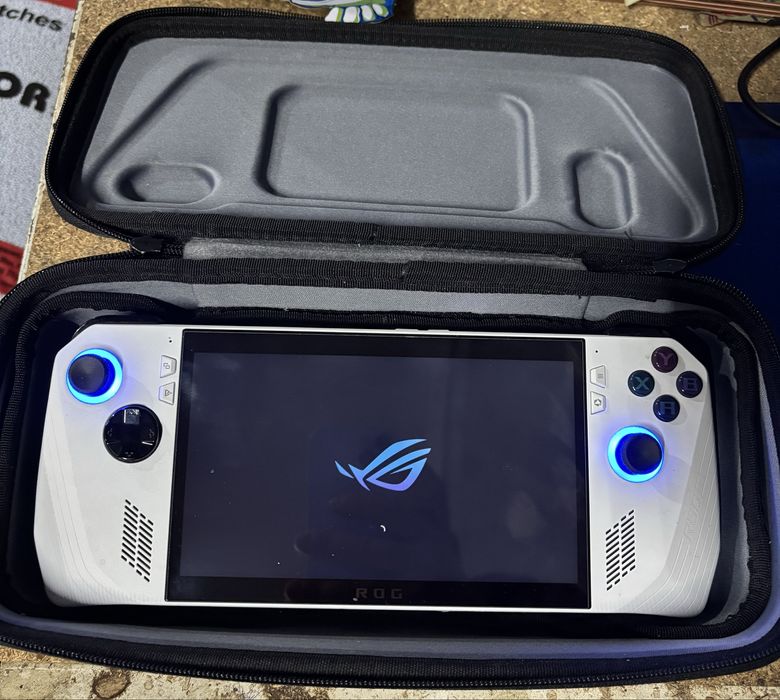 Rog Ally Z1 Extreme ssd 2TB . Consola Portabila