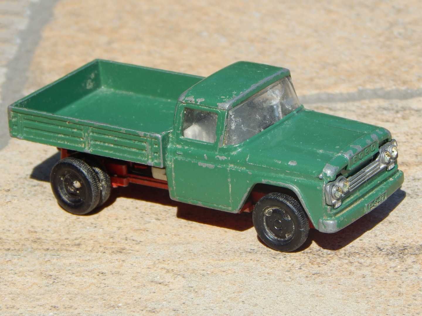 Macheta veche camioneta Ford F500 IV (1961-1966) Siku Germania sc 1:60