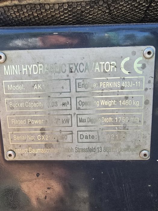 Vând miniexcavator 2022