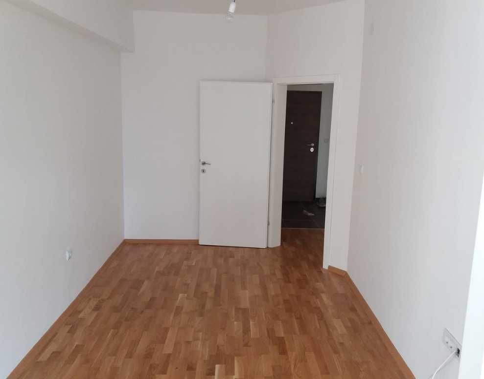 Дава се под наем Двустаен апартамент в Пловдив, Остромила - 67 кв.м за 229.5 € - Снимка #1