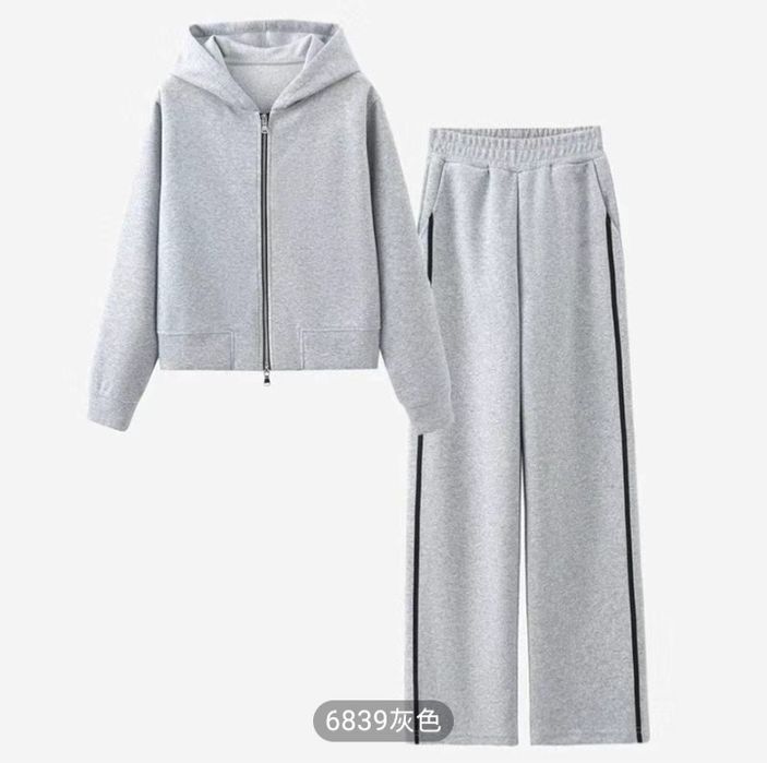 Спортивный костюм новый