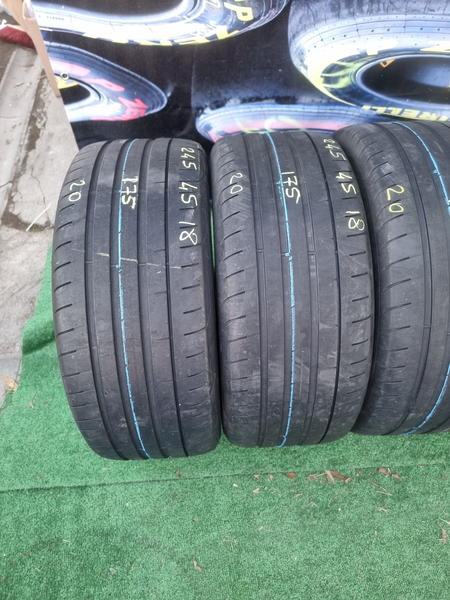 245.45.18 goodyear doua buc