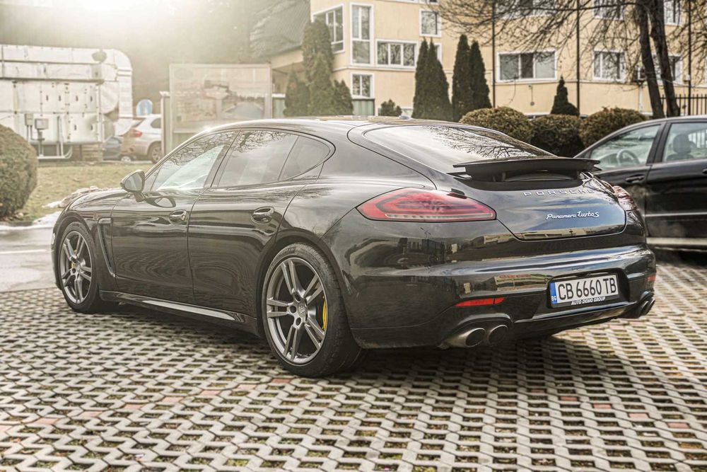 Продавам Porsche Panamera face