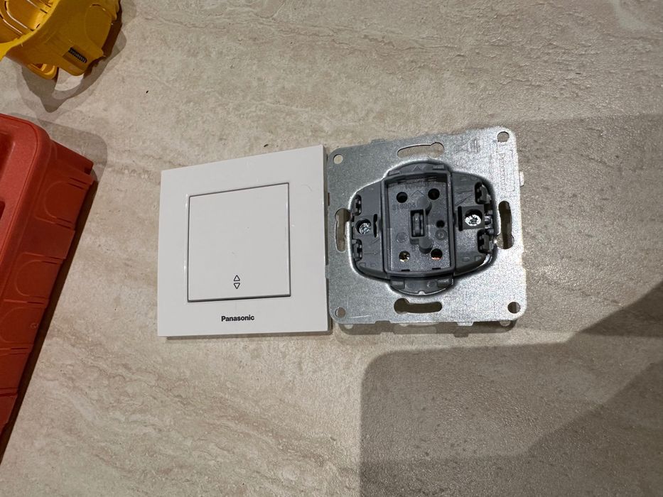 Prize, întrerupătoare, spoturi